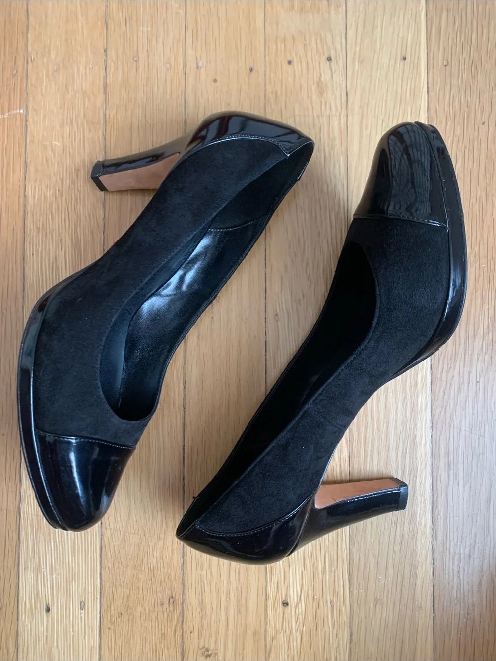 EUC COLE HAAN CARMA OT AIR BLACK LEATHER/SUEDE SPECTATOR PUMPS IN SIZE 8B